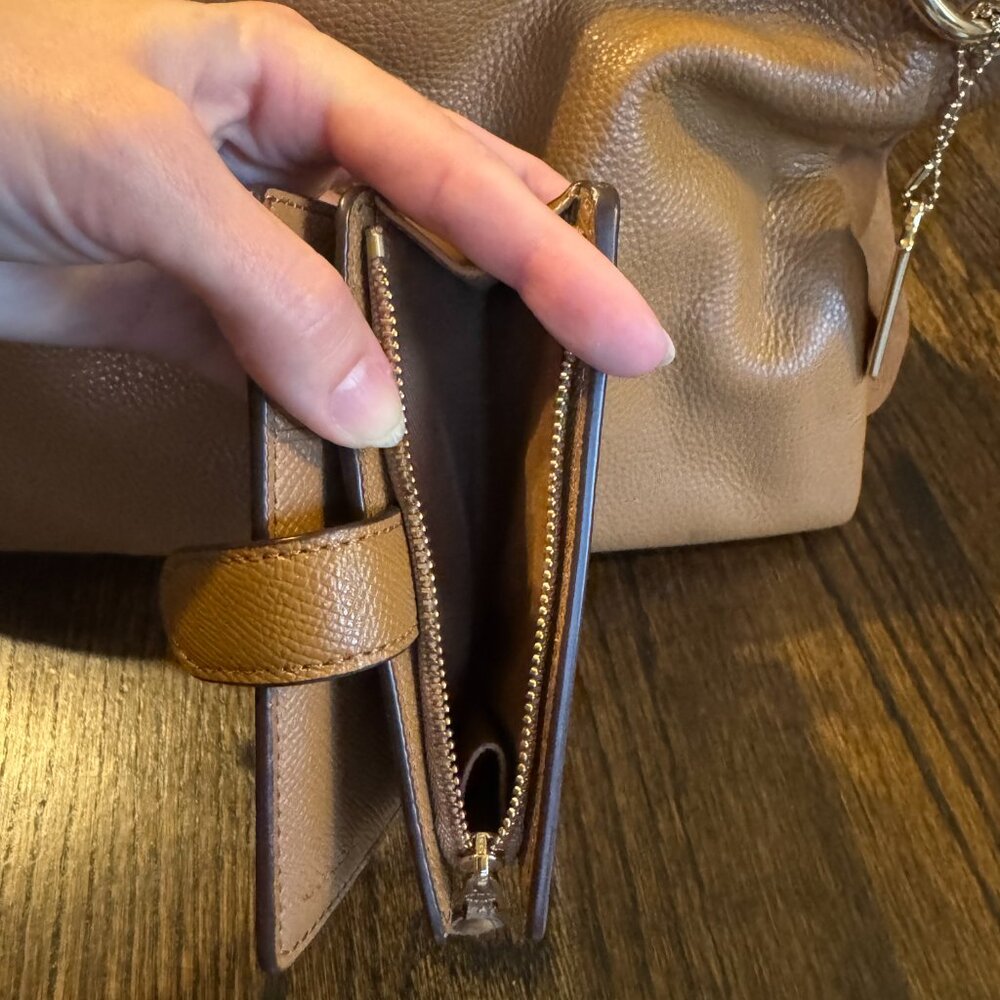 Coach Carriage Camel Leather & Suede Bag + Matching Wallet - Picture 9 of 12